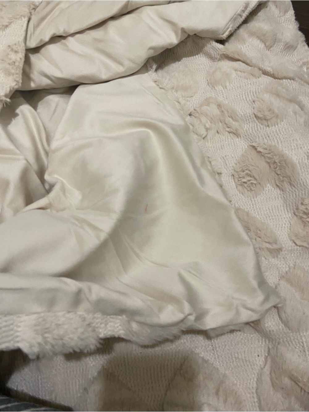 Double 60x 80” Quilt/Bedspread Crean Heart Pattern - Picture 3 of 12